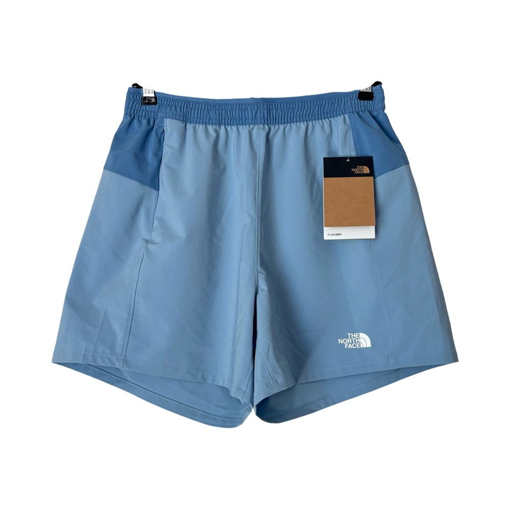 The North Face Wander Short 2.0 in Blue color